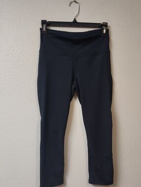 Kirkland Signature Black Athletic Top 115